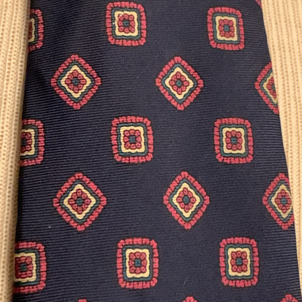 HARVARD COOP CAMBRIDGE BOSTON RIVETZ OF BOSTON SILK FOULARD VINTAGE NECKTIE - Picture 2 of 13